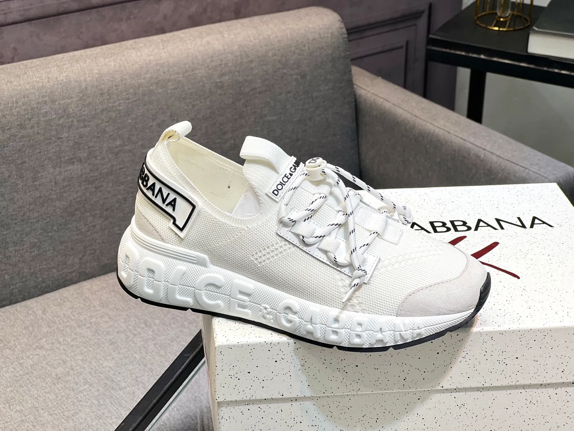 Men's Men's Shoes💰480 Dolce&Gabbana D&G's latest fly woven shoes, casual sneakers, original purchase, development and production. DG's latest popular casual shoes, the tongue has the brand's iconic details, fashionable and versatile, and can add luster to various looks. Create an exquisite design with unique dynamic vitality and modern atmosphere, showing a modern and elegant style. Exquisite packaging at the delivery counter🛍📦 ▪️Fabric: Original customized fly woven fabric, lining: Original customized breathable lining, Size: Men's 38-44 (45 46 customized)